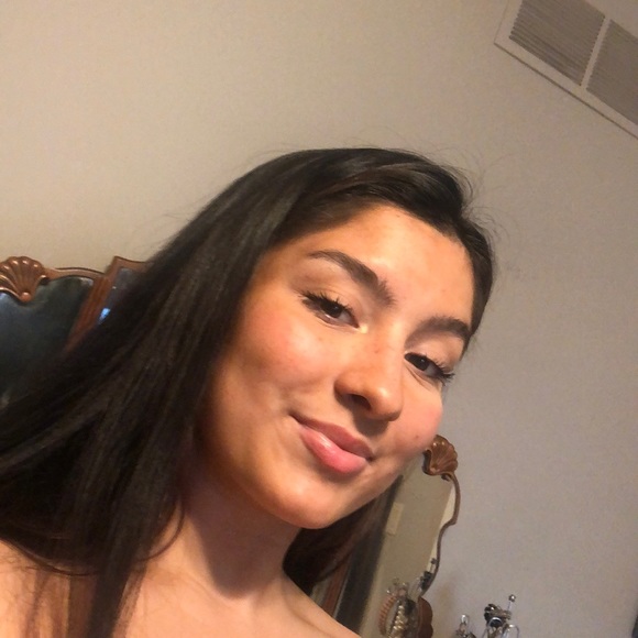 Meet your Posher, Lillian - Picture 1 of 1